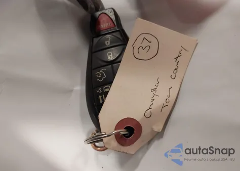 2014 Chrysler Town & Country Touring from USA, damaged, VIN 2C4RC1BGXER124837